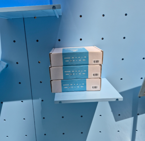 센티 수영복 물놀이 용품 매장 이동식 타공 진열대