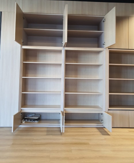 붙박이 여닫이 도어 비품 수납장 보관장