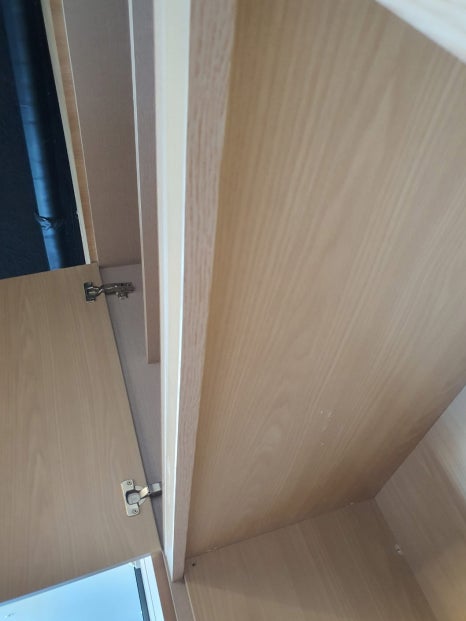 붙박이 여닫이 도어 비품 수납장 보관장