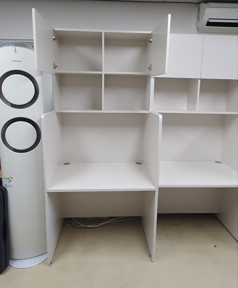 좌우 칸막이 집중력 극대화 공간활용 일체형 책상